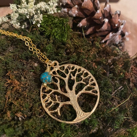 Gold tree of life necklace - Picture 3 of 5